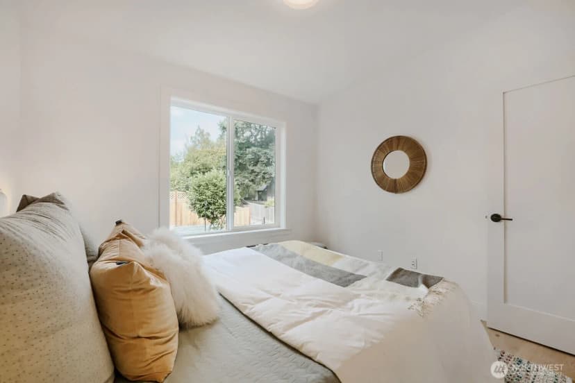 Property photo for 5042 35th Avenue Ne, Seattle photo 15
