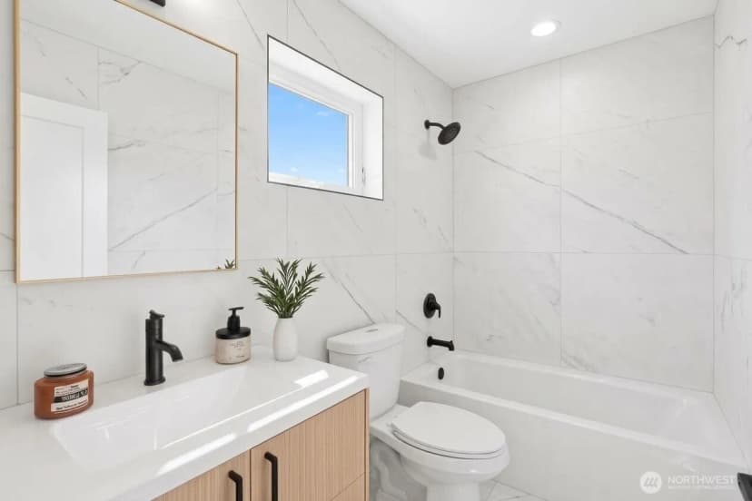 Property photo for 5042 35th Avenue Ne, Seattle photo 13