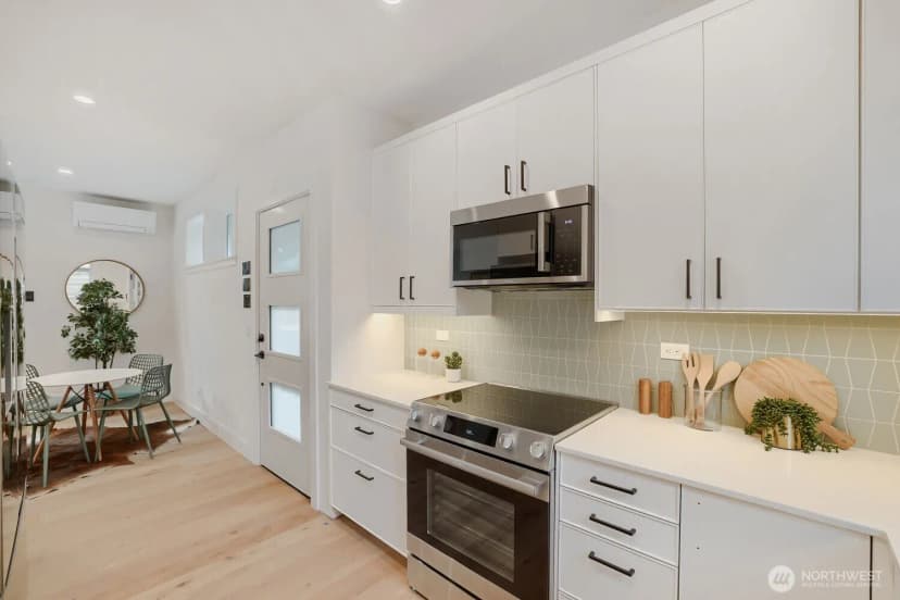 Property photo for 5042 35th Avenue Ne, Seattle photo 10