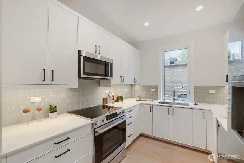 Property photo for 5042 35th Avenue Ne, Seattle photo 9