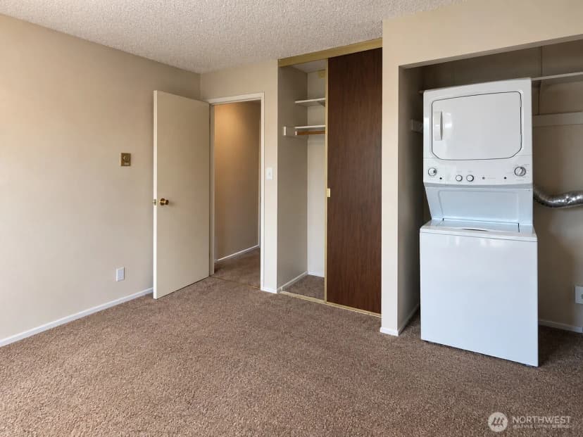 Property photo for 924 Shorewood Drive #e56, Bremerton photo 11