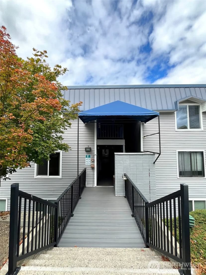 Property photo for 924 Shorewood Drive #e56, Bremerton