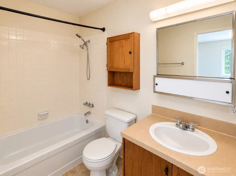 Property photo for 924 Shorewood Drive #e56, Bremerton photo 10