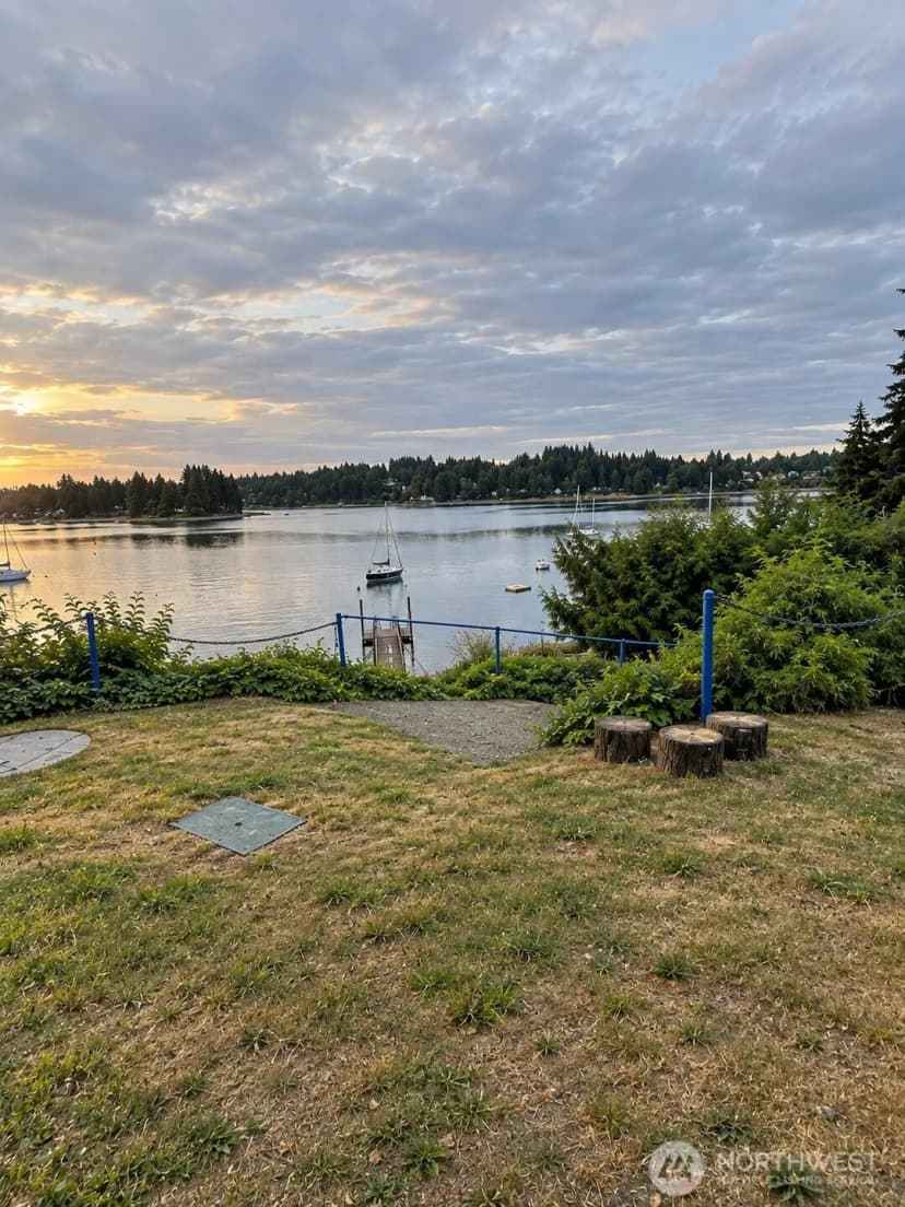 Property photo for 924 Shorewood Drive #e56, Bremerton photo 14