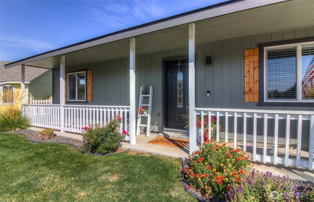 Property photo for 500 S Perry Court, Kennewick photo 2