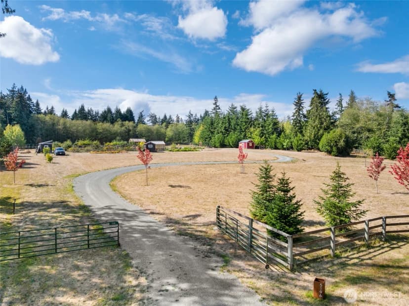 Property photo for 5196 Foxglove Lane, Langley photo 2