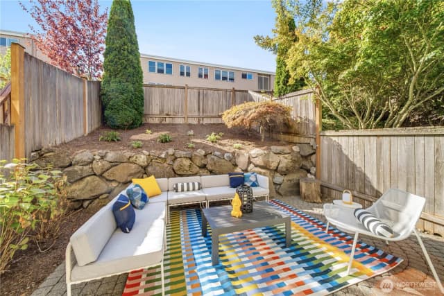 Property photo for 12325 10th Place Ne #d, Seattle