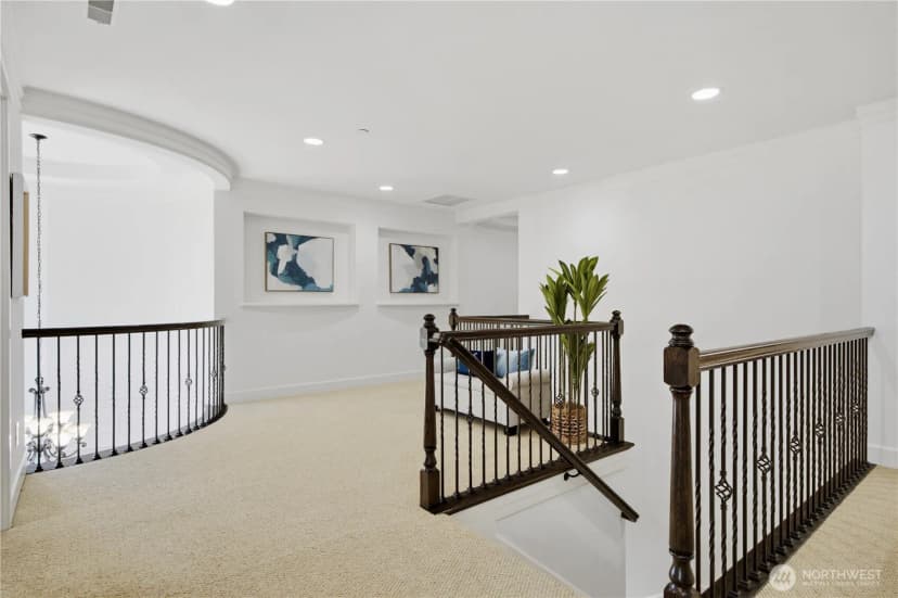 Property photo for 11022 Se 61st Place, Bellevue photo 19