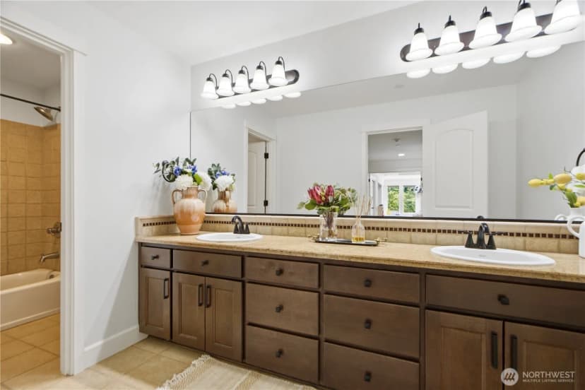Property photo for 11022 Se 61st Place, Bellevue photo 29