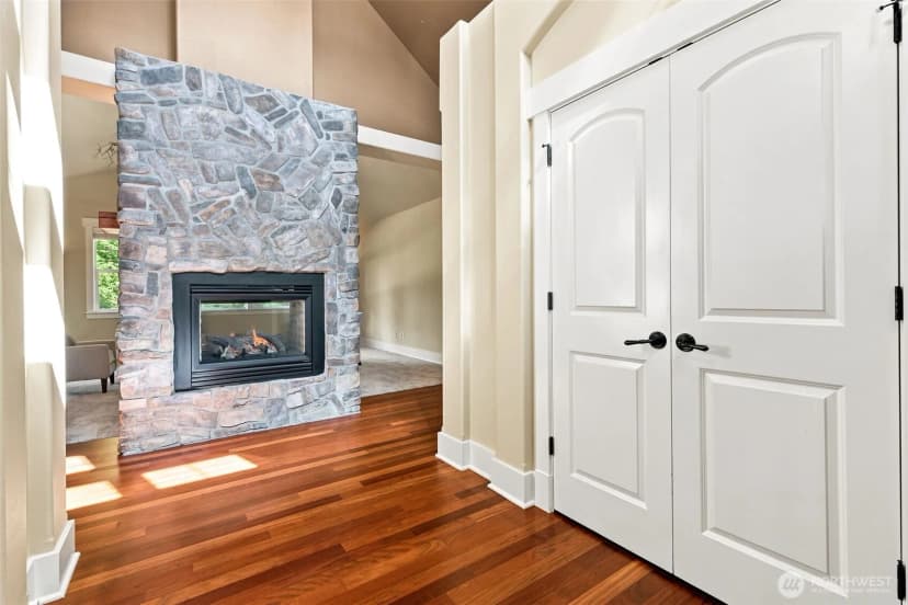 Property photo for 2000 Seaton Court Se, Olympia photo 6