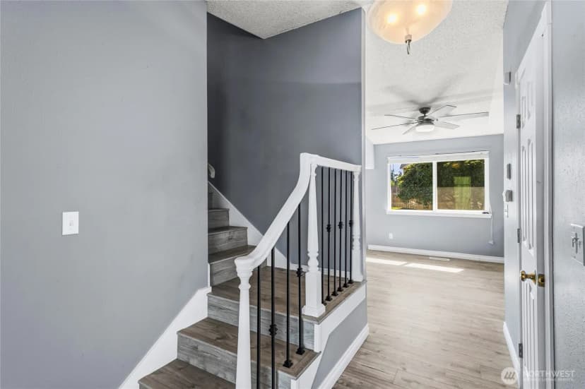 Property photo for 10116 100th Street Ct Sw, Lakewood photo 8