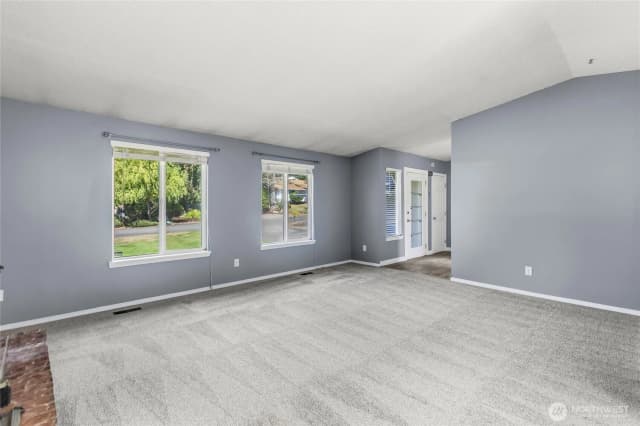 Property photo for 10116 100th Street Ct Sw, Lakewood photo 4