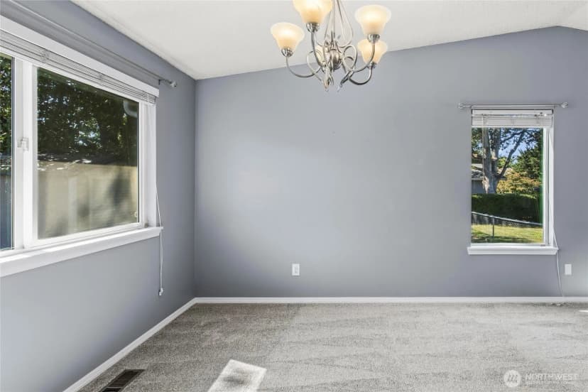 Property photo for 10116 100th Street Ct Sw, Lakewood photo 6