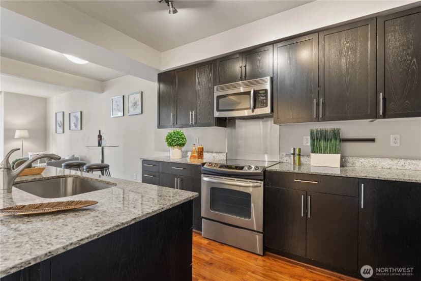 Property photo for 699 John Street #507, Seattle photo 2