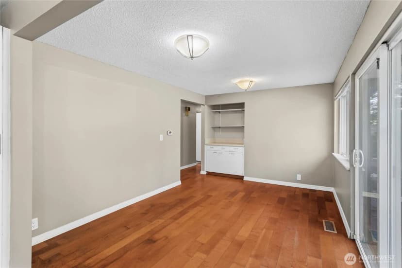 Property photo for 7211 44th Street W, University Place photo 13