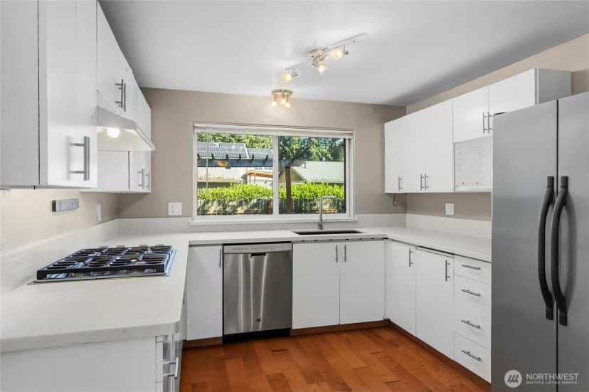 Property photo for 7211 44th Street W, University Place photo 9