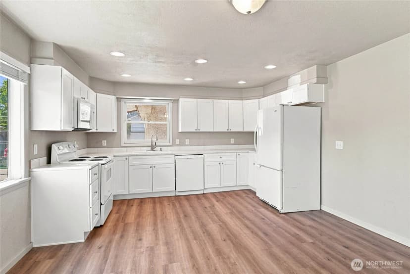 Property photo for 64 N James Avenue, East Wenatchee photo 4