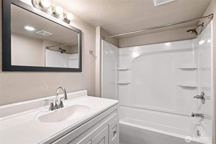 Property photo for 64 N James Avenue, East Wenatchee photo 25