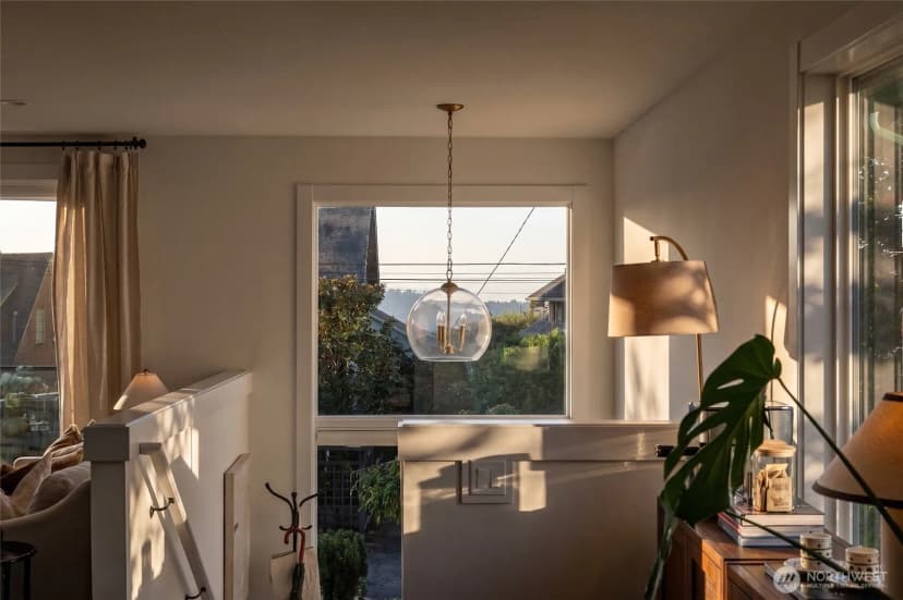 Property photo for 5128 Palatine Avenue N, Seattle photo 17