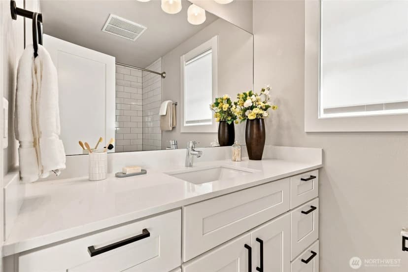 Property photo for 5128 Palatine Avenue N, Seattle photo 20