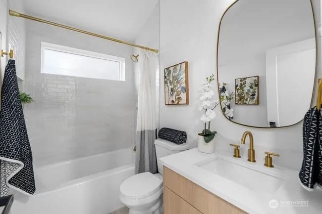 Property photo for 3215 22nd Avenue S, Seattle photo 14