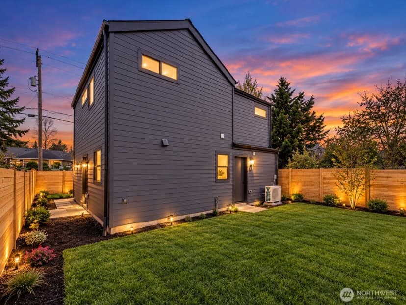 Property photo for 3215 22nd Avenue S, Seattle photo 17