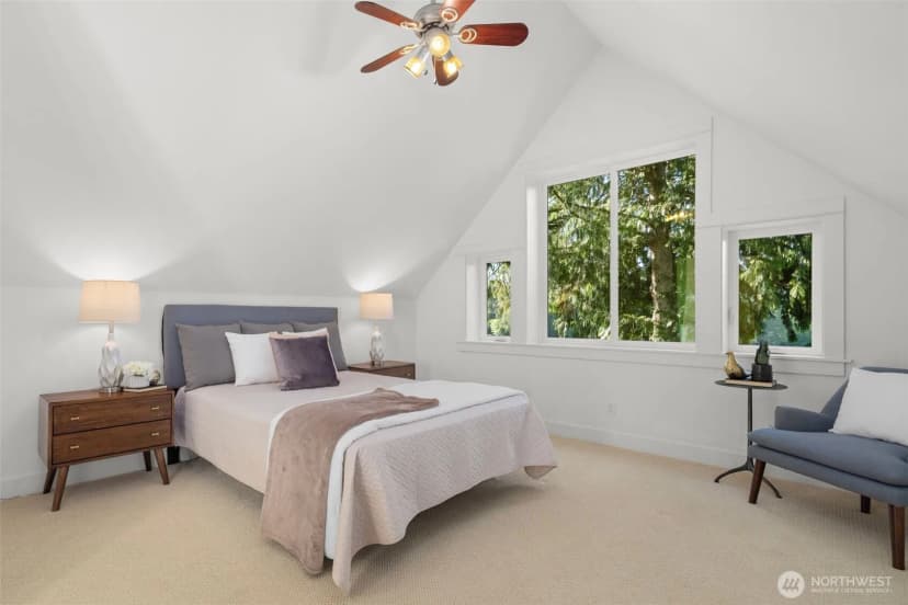 Property photo for 2057 E Beaver Lake Drive Se, Sammamish photo 20
