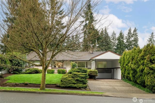 Property photo for 19513 Meridian Avenue N, Shoreline photo 2