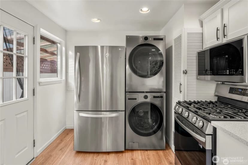 Property photo for 19513 Meridian Avenue N, Shoreline photo 8