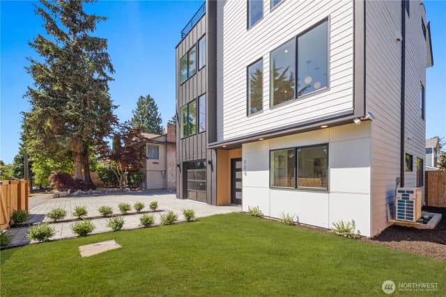 Property photo for 726 N 89th Street, Seattle photo 2