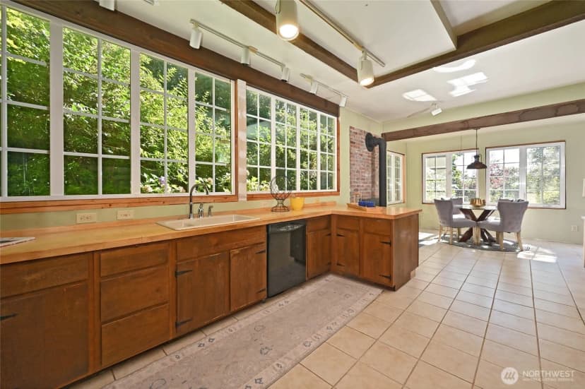 Property photo for 4810 54th Avenue Sw, Seattle photo 7