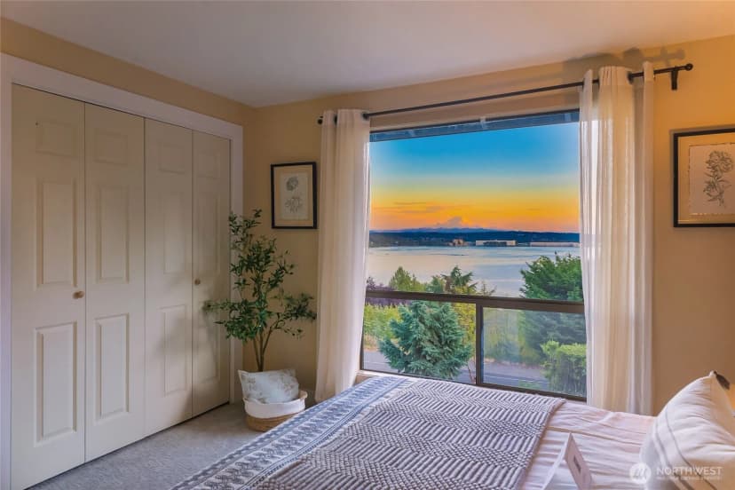 Property photo for 8337 E Mercer Way, Mercer Island photo 26
