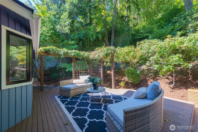 Property photo for 8337 E Mercer Way, Mercer Island photo 29