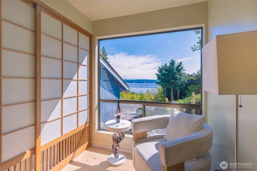 Property photo for 8337 E Mercer Way, Mercer Island photo 12