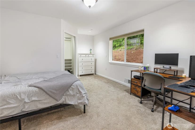 Property photo for 4460 278th Avenue Ne, Redmond photo 17