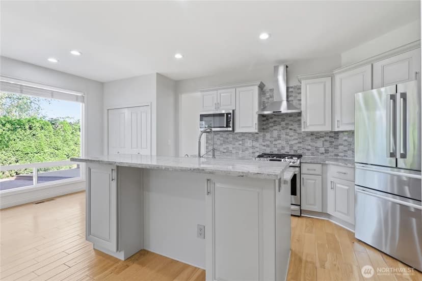 Property photo for 24312 Main Drive, Sammamish photo 11