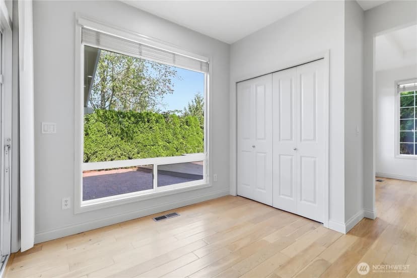Property photo for 24312 Main Drive, Sammamish photo 9