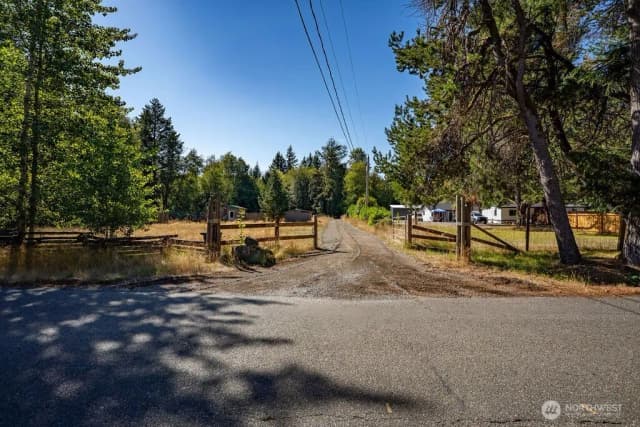 Property photo for 4237 88th Avenue Sw, Olympia photo 2