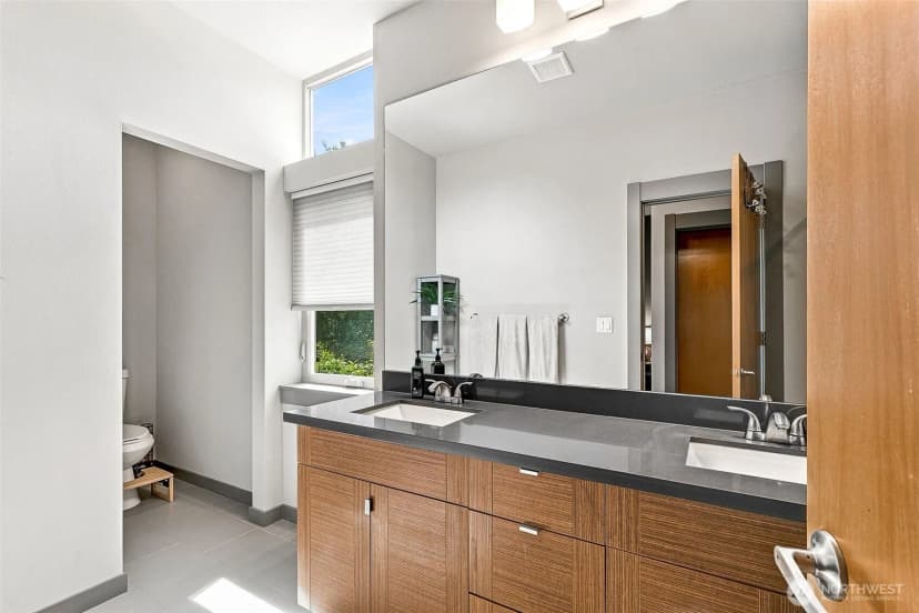 Property photo for 310 21st Avenue #b, Seattle photo 10