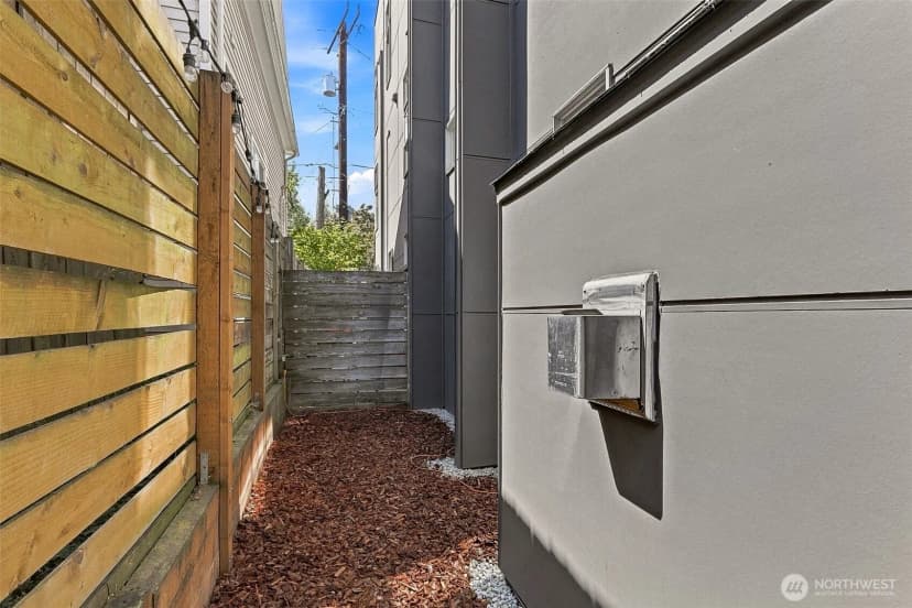 Property photo for 310 21st Avenue #b, Seattle photo 24