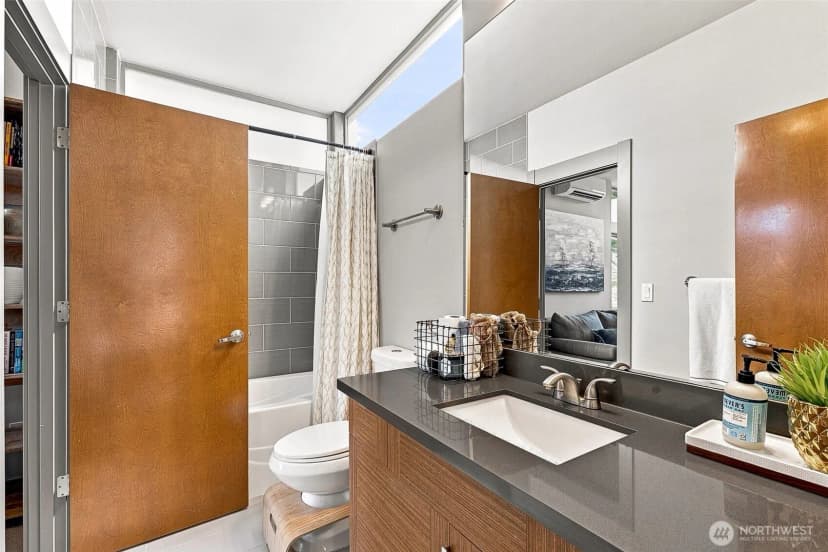 Property photo for 310 21st Avenue #b, Seattle photo 15