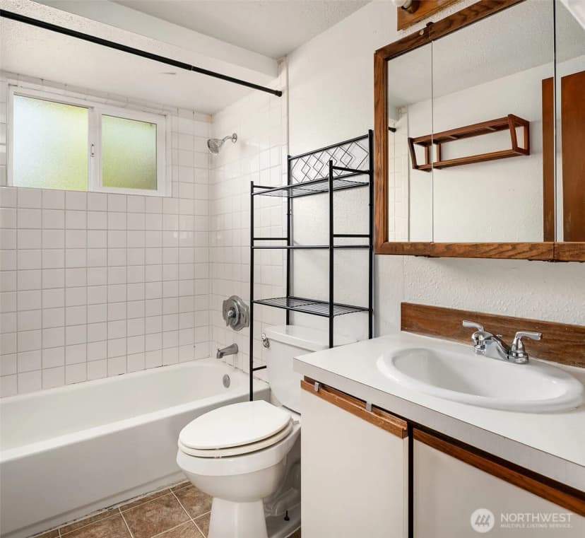 Property photo for 24924 35th Avenue S, Kent photo 9