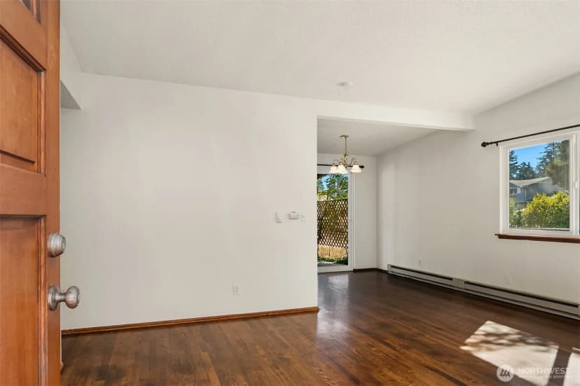 Property photo for 24924 35th Avenue S, Kent photo 16