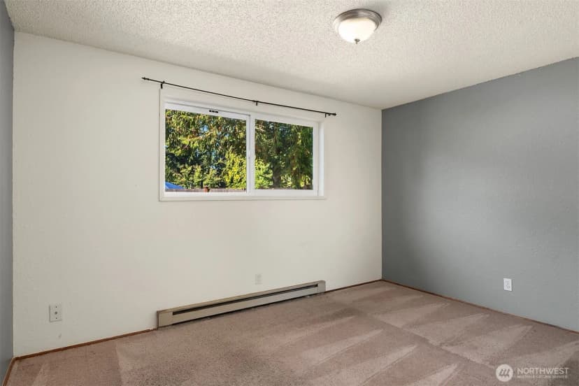 Property photo for 24924 35th Avenue S, Kent photo 11