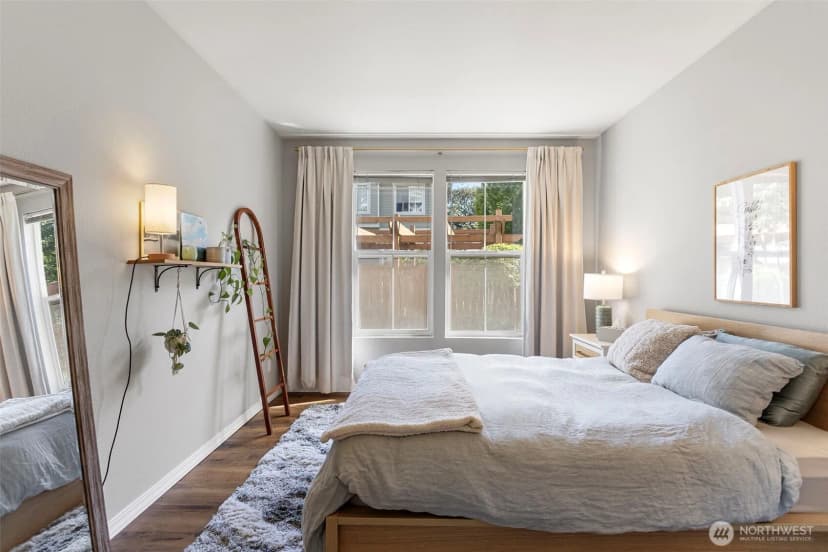 Property photo for 2034 Newport Way Nw #11-1, Issaquah photo 17