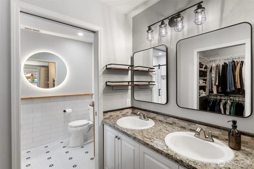 Property photo for 2034 Newport Way Nw #11-1, Issaquah photo 19
