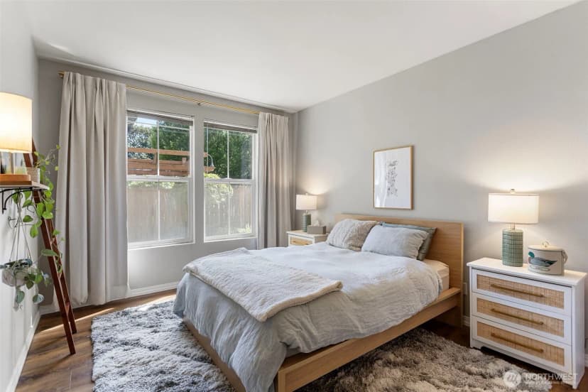 Property photo for 2034 Newport Way Nw #11-1, Issaquah photo 16
