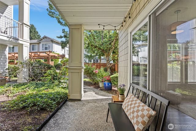 Property photo for 2034 Newport Way Nw #11-1, Issaquah photo 4