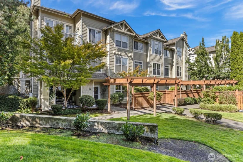 Property photo for 2034 Newport Way Nw #11-1, Issaquah photo 25