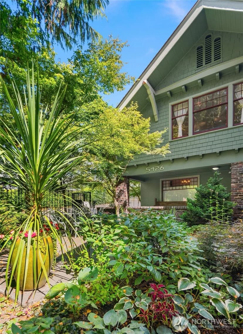Property photo for 5430 California Avenue Sw #1cu, Seattle photo 3
